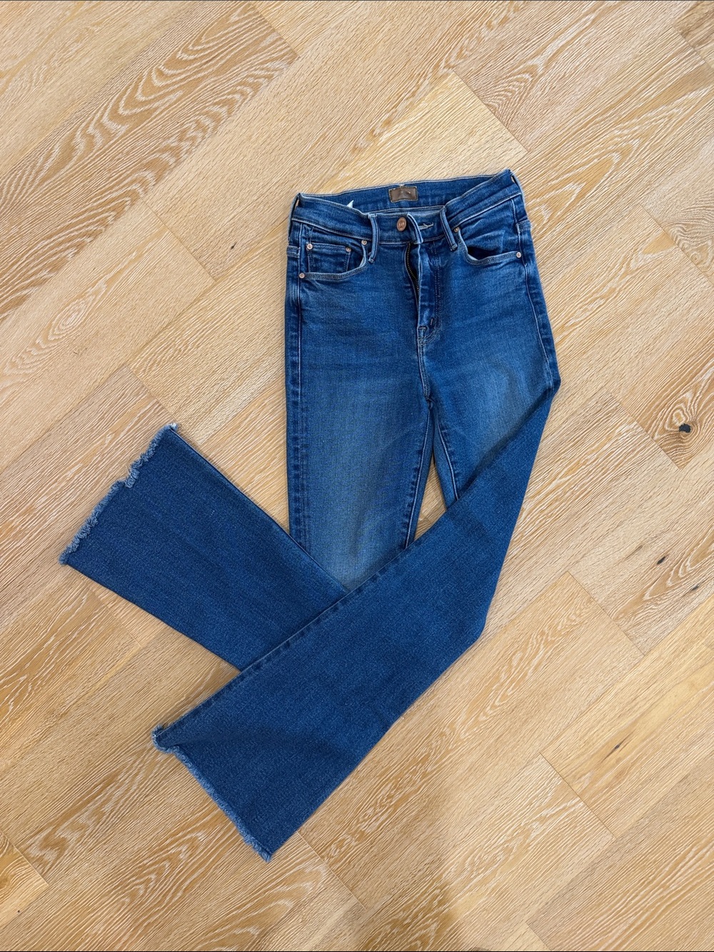 MOTHER Weekender Jeans